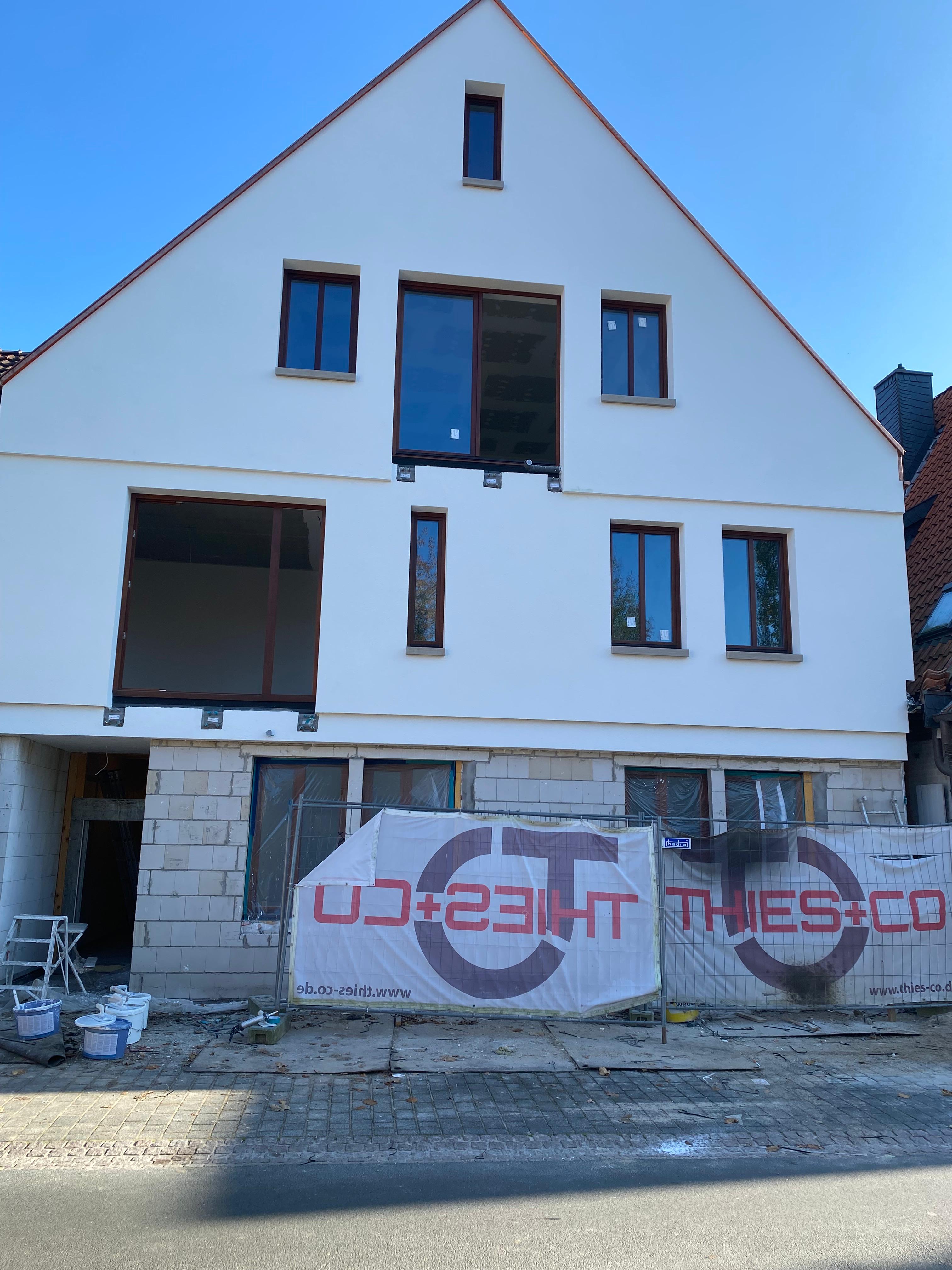 Neubau in Arbeit – Frontansicht